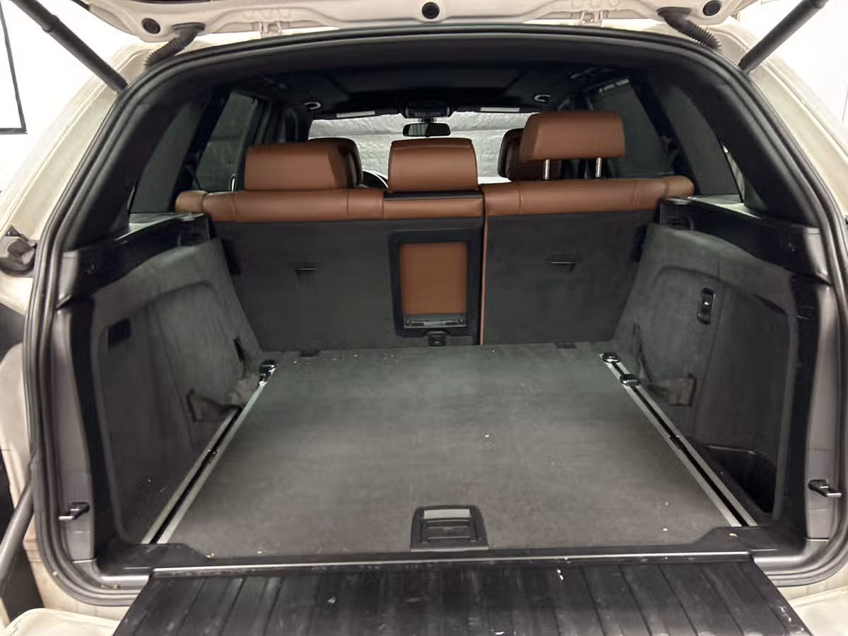 2011 BMW X5 xDrive50i Image 12