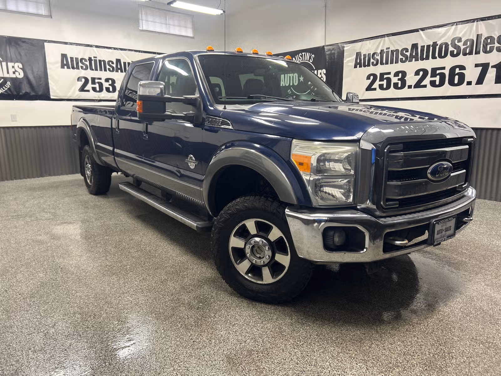 2011 Ford F-350 Super Duty Lariat Crew Cab Upper Image 1