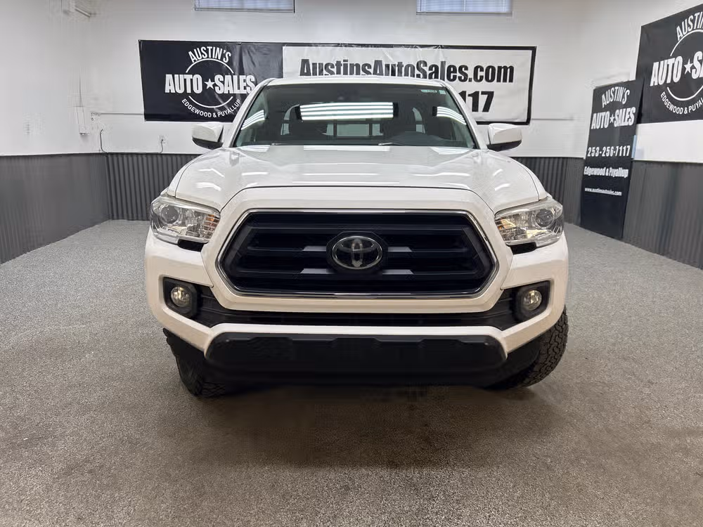 2020 Toyota Tacoma SR5 V6 Access Cab Image 2