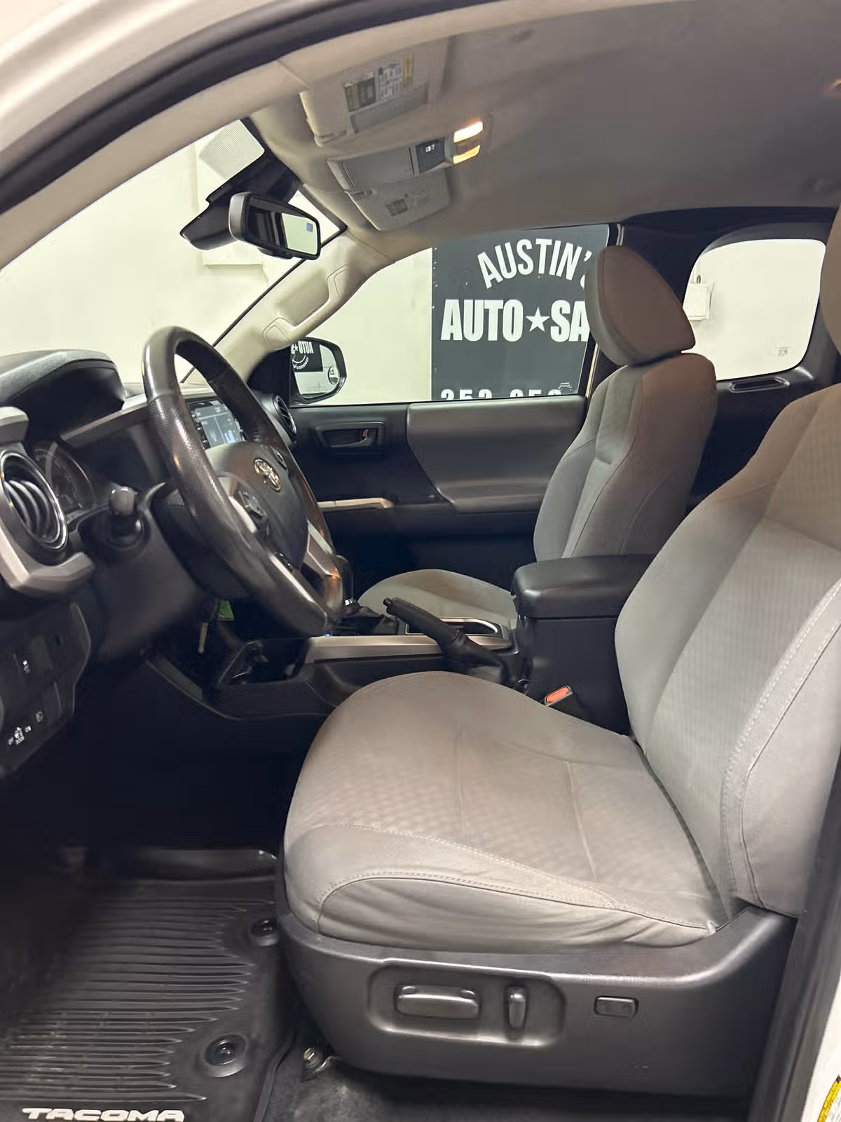 2020 Toyota Tacoma SR5 V6 Access Cab Image 8