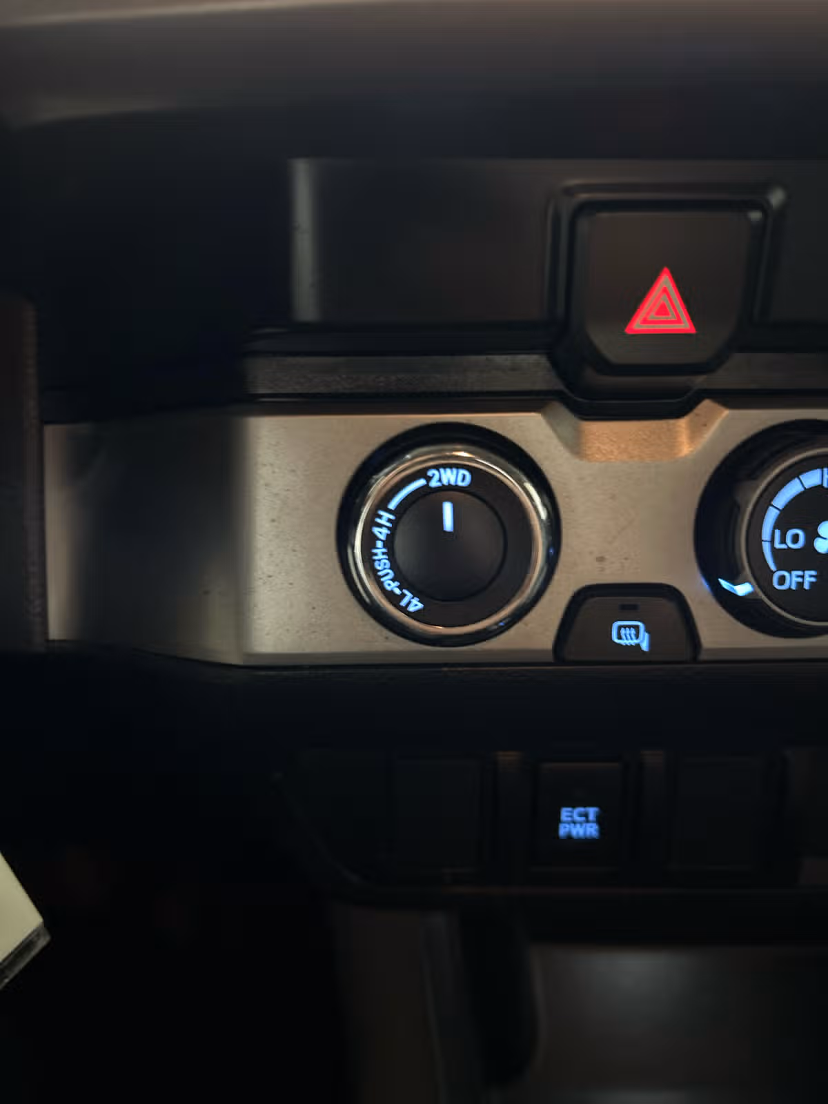 2020 Toyota Tacoma SR5 V6 Access Cab Image 13