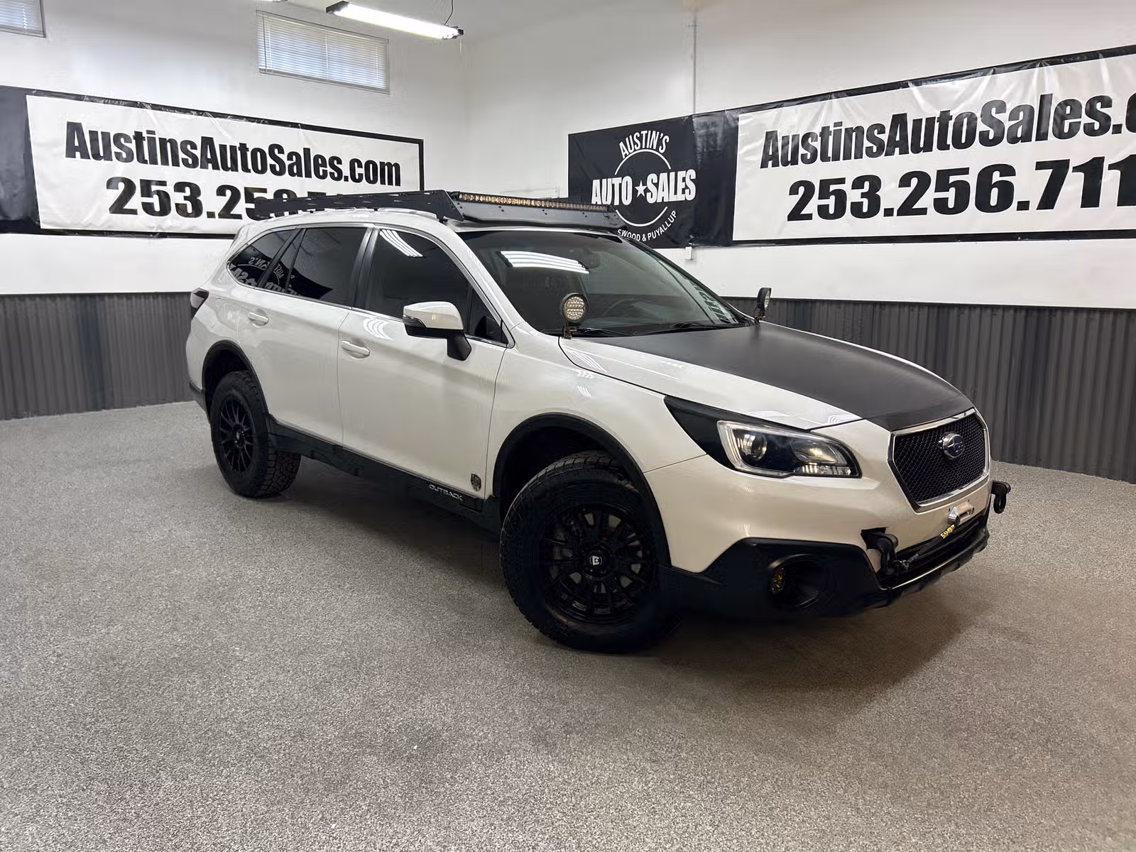 2017 Subaru Outback 3.6R Limited Crossover Upper Image 1