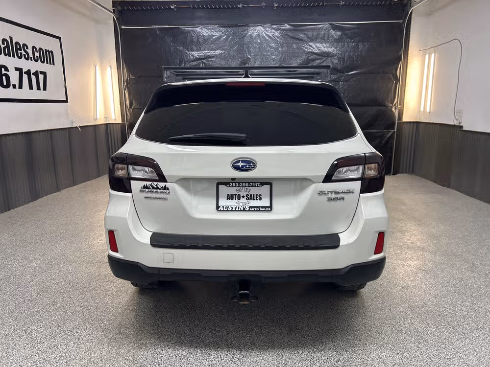 2017 Subaru Outback 3.6R Limited Crossover Image 5
