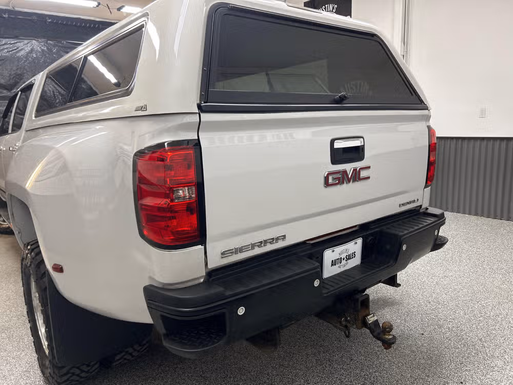 2019 GMC Sierra 3500HD Denali Crew Cab Lower Image 3