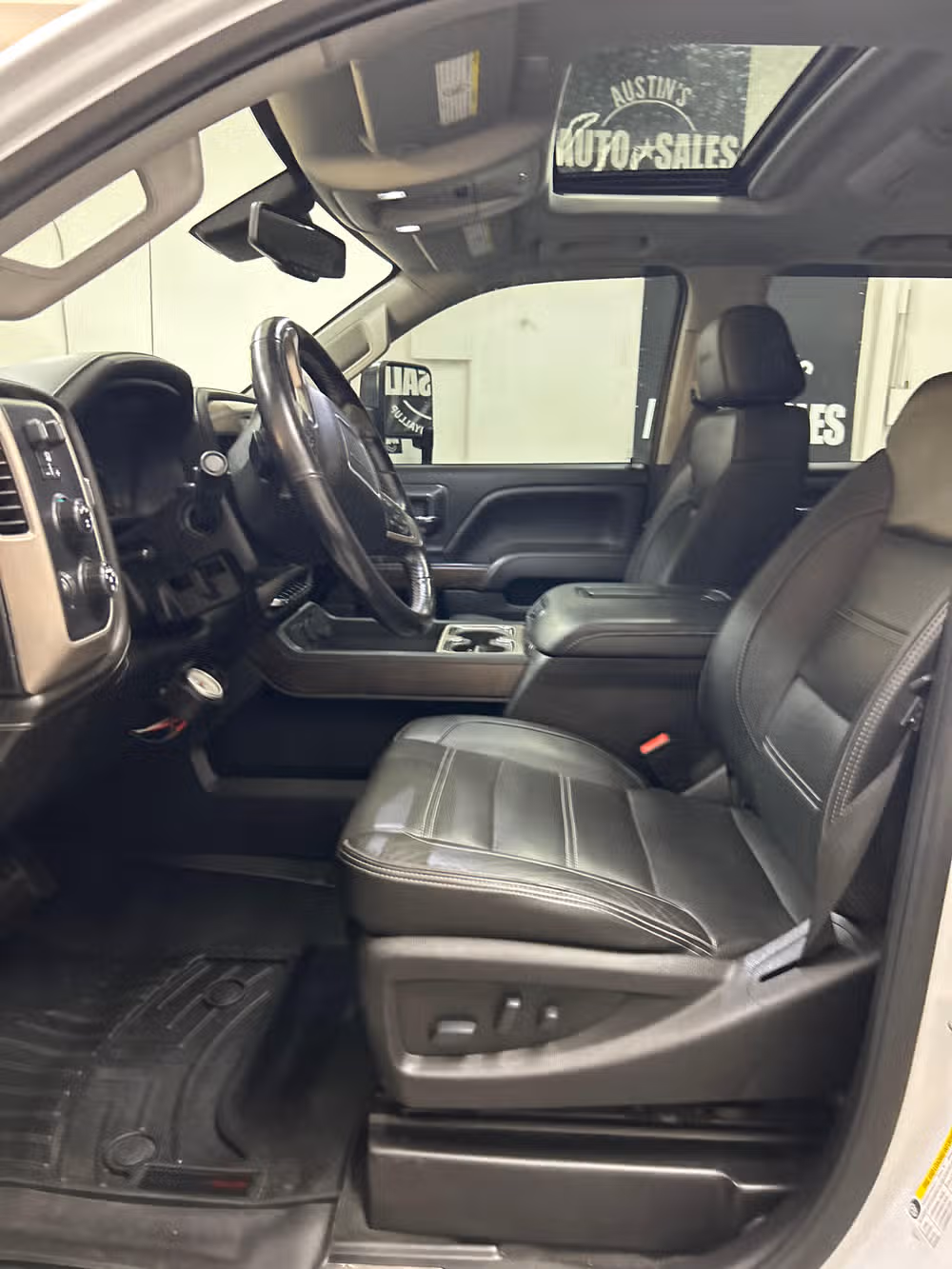 2019 GMC Sierra 3500HD Denali Crew Cab Image 8
