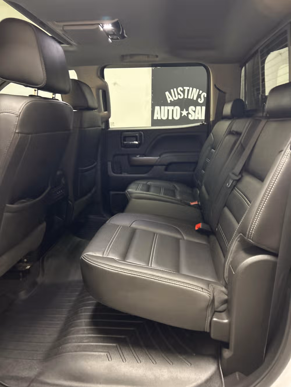 2019 GMC Sierra 3500HD Denali Crew Cab Image 10