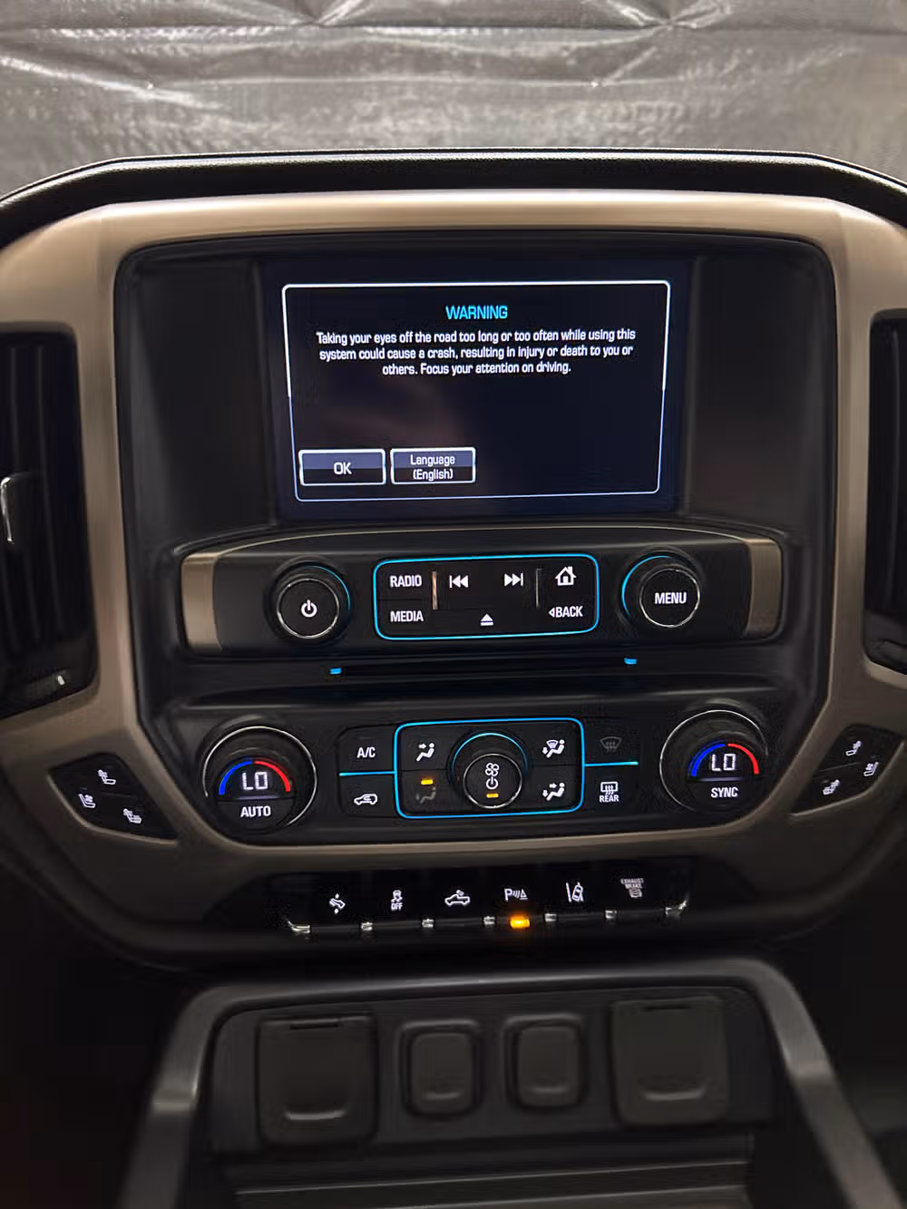 2019 GMC Sierra 3500HD Denali Crew Cab Image 16
