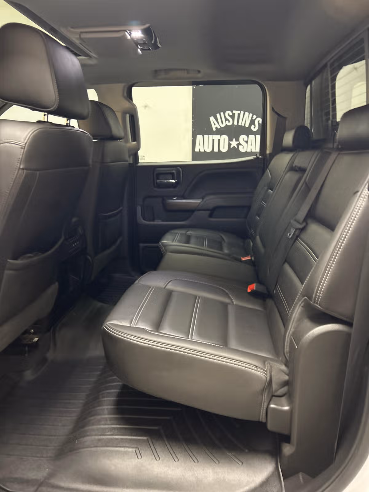 2019 GMC Sierra 3500HD Denali Crew Cab Image 10