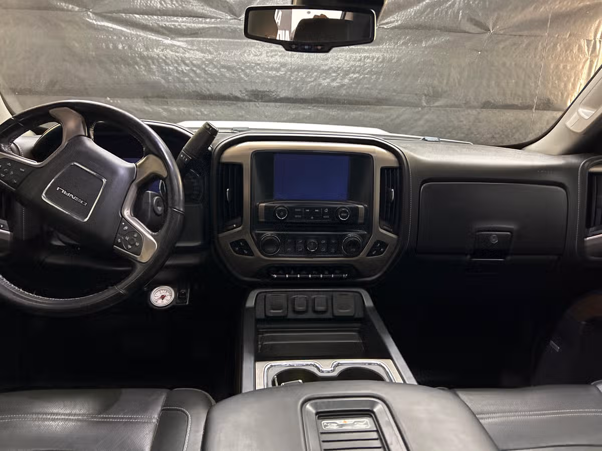 2019 GMC Sierra 3500HD Denali Crew Cab Image 12