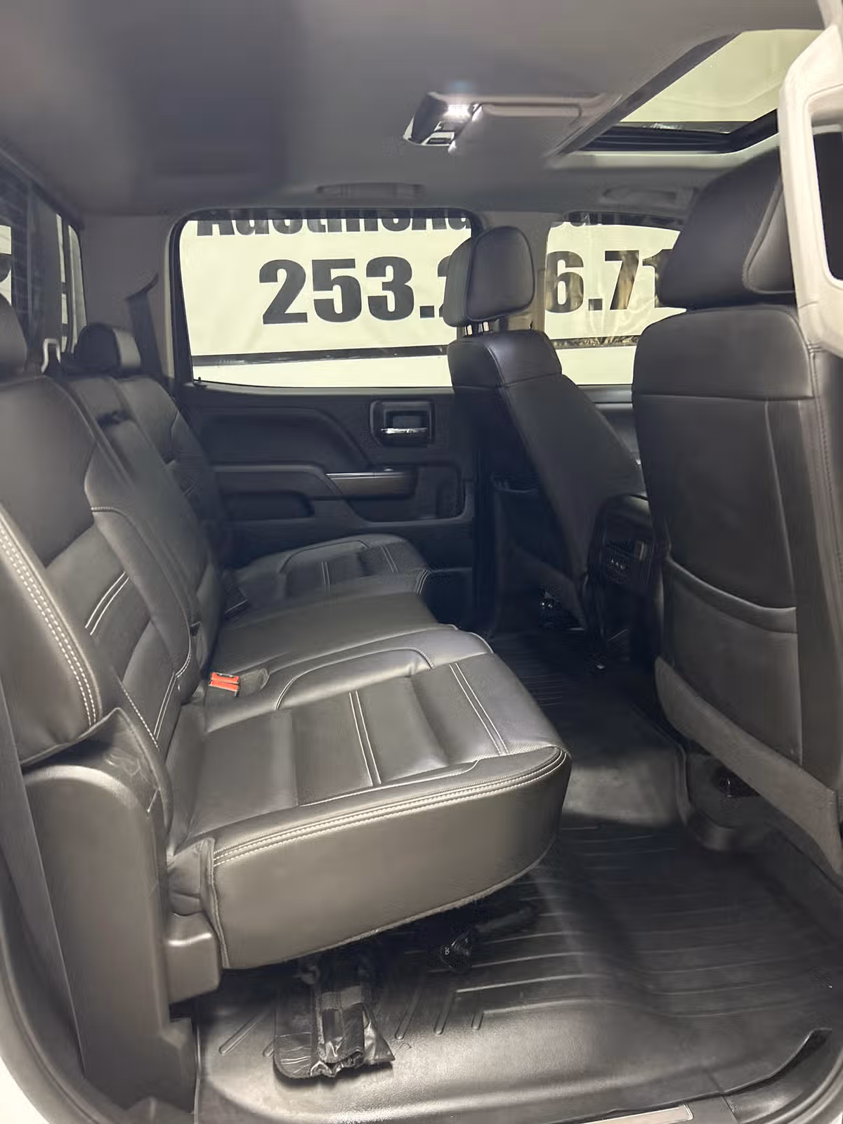 2019 GMC Sierra 3500HD Denali Crew Cab Image 13