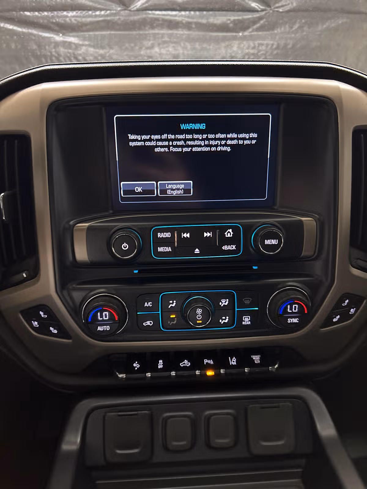 2019 GMC Sierra 3500HD Denali Crew Cab Image 16