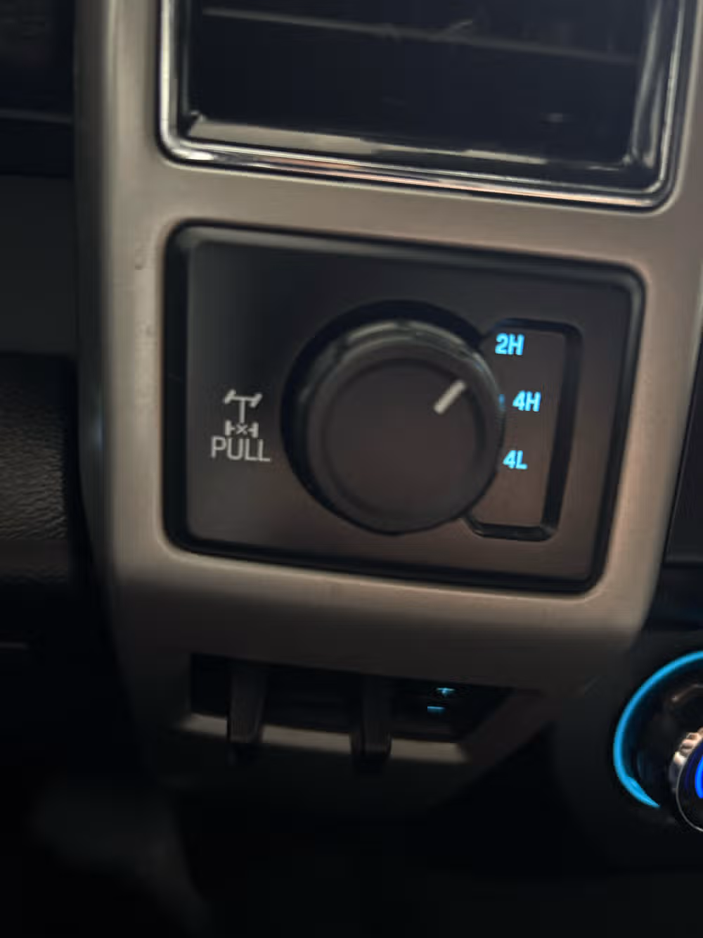 2021 Ford F-350 Super Duty Lariat Crew Cab Image 14