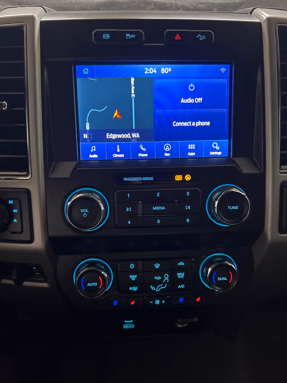 2021 Ford F-350 Super Duty Lariat Crew Cab Image 15