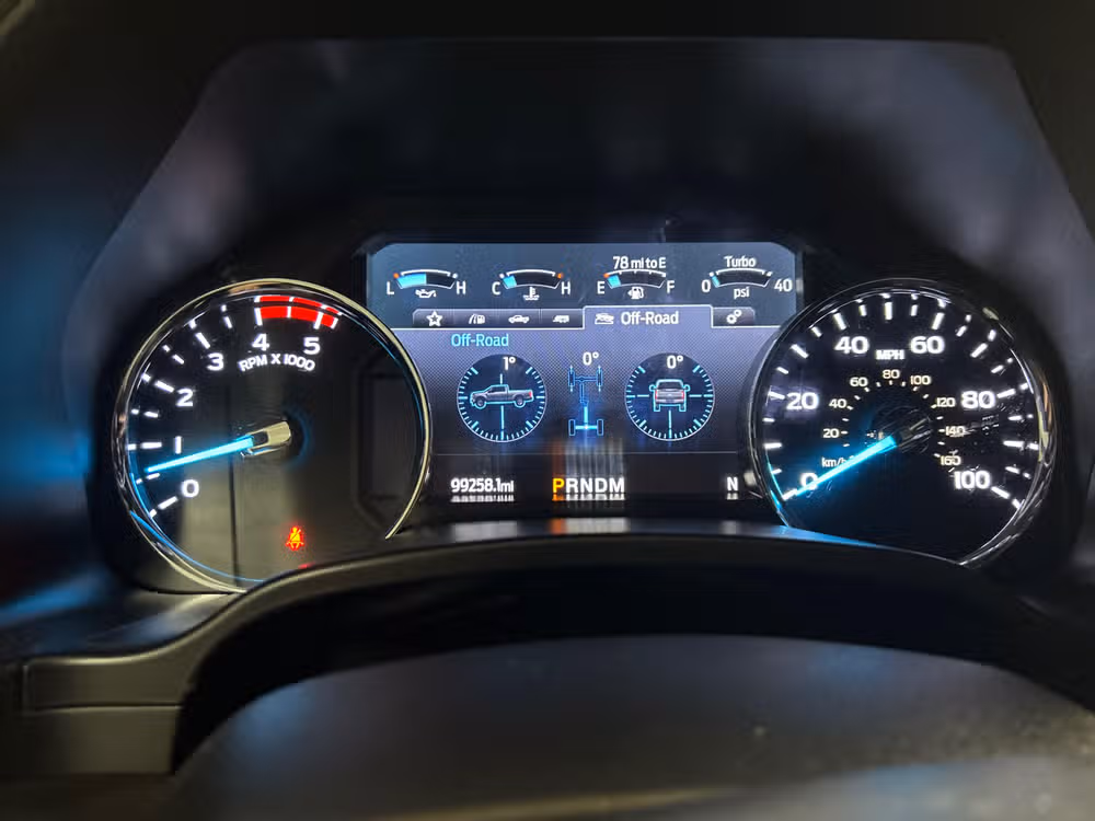 2021 Ford F-350 Super Duty Lariat Crew Cab Image 17