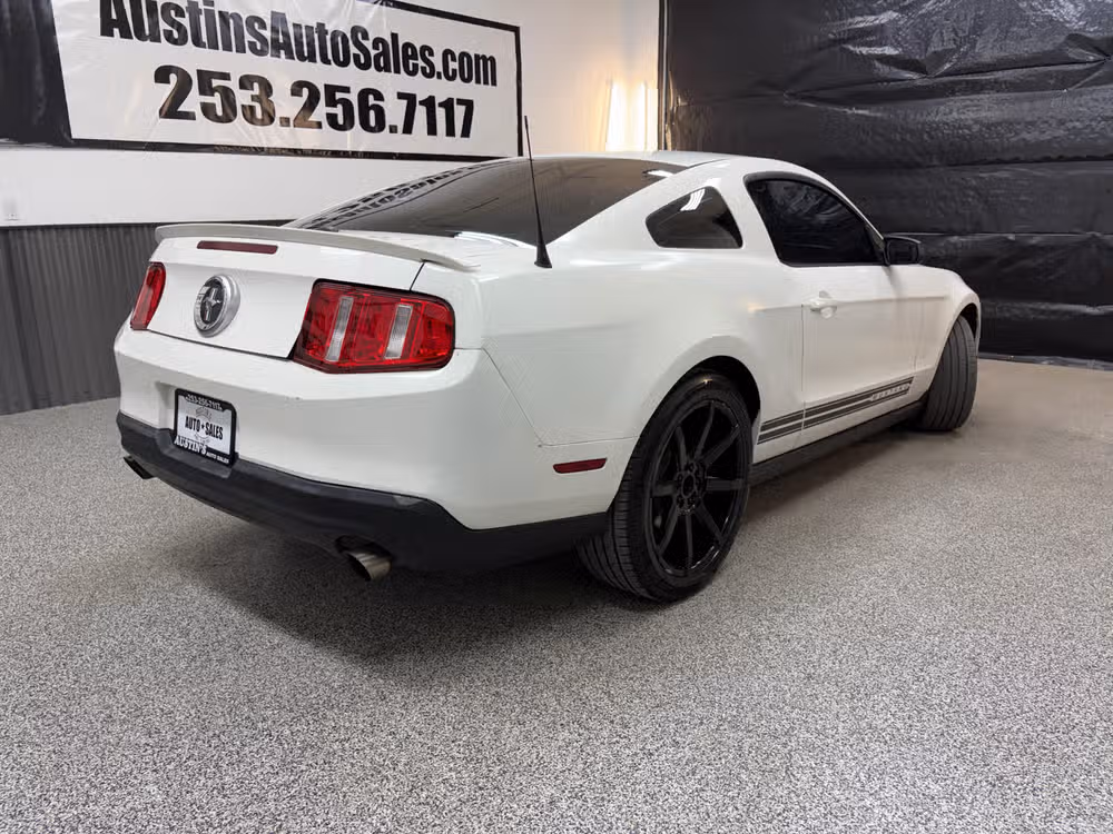 2011 Ford Mustang V6 Premium Lower Image 1