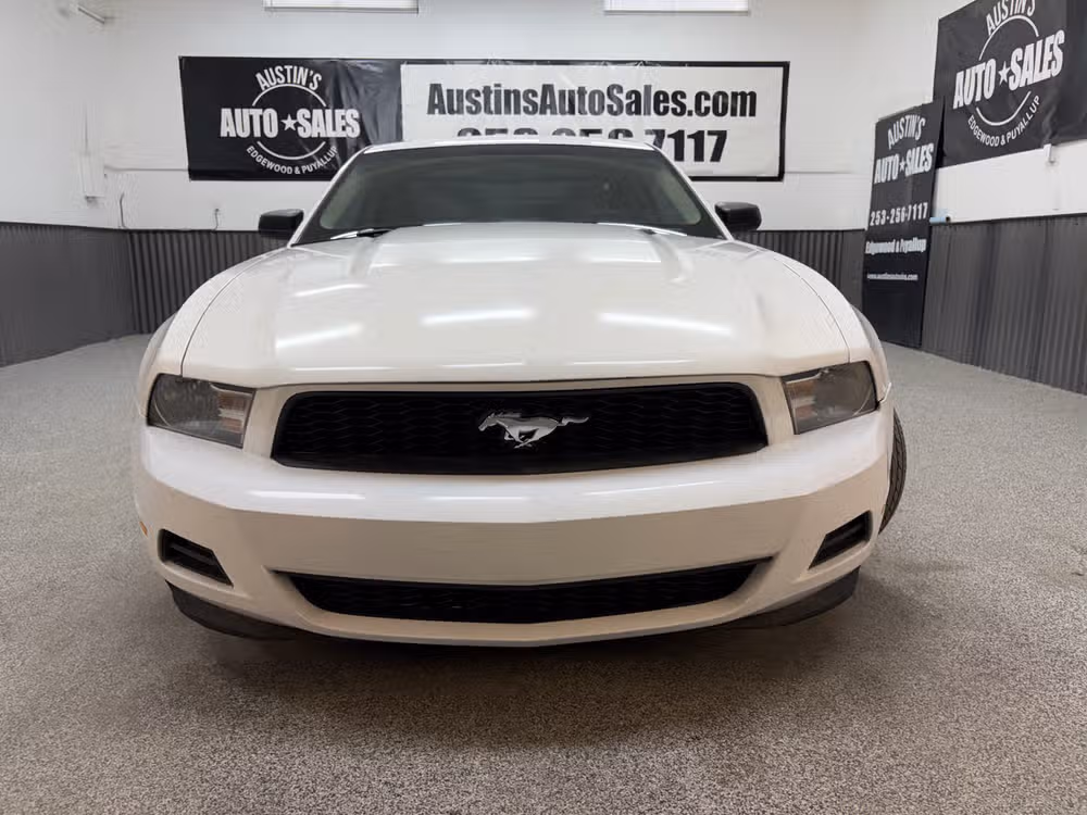 2011 Ford Mustang V6 Premium Image 5