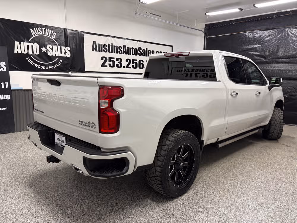 2020 Chevrolet Silverado 1500 High Country Crew Cab Lower Image 1