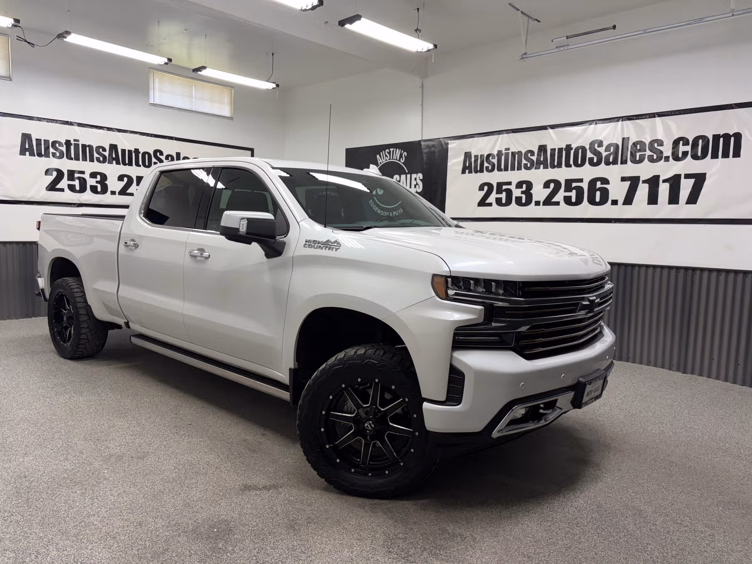 2020 Chevrolet Silverado 1500 High Country Crew Cab Image 1