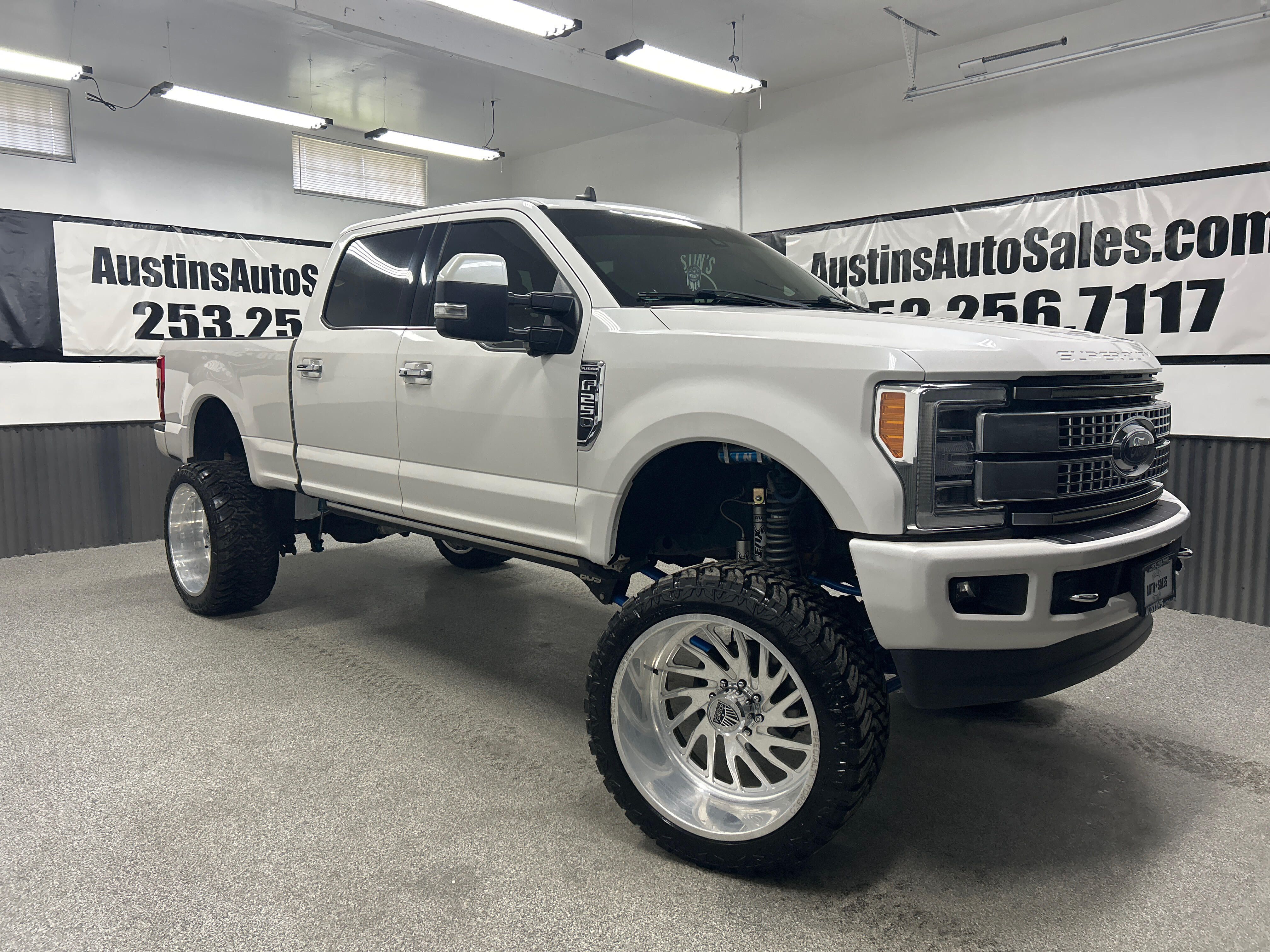 2019 Ford F-250 Platinum 4x4 Crew Cab 8' Box's photo