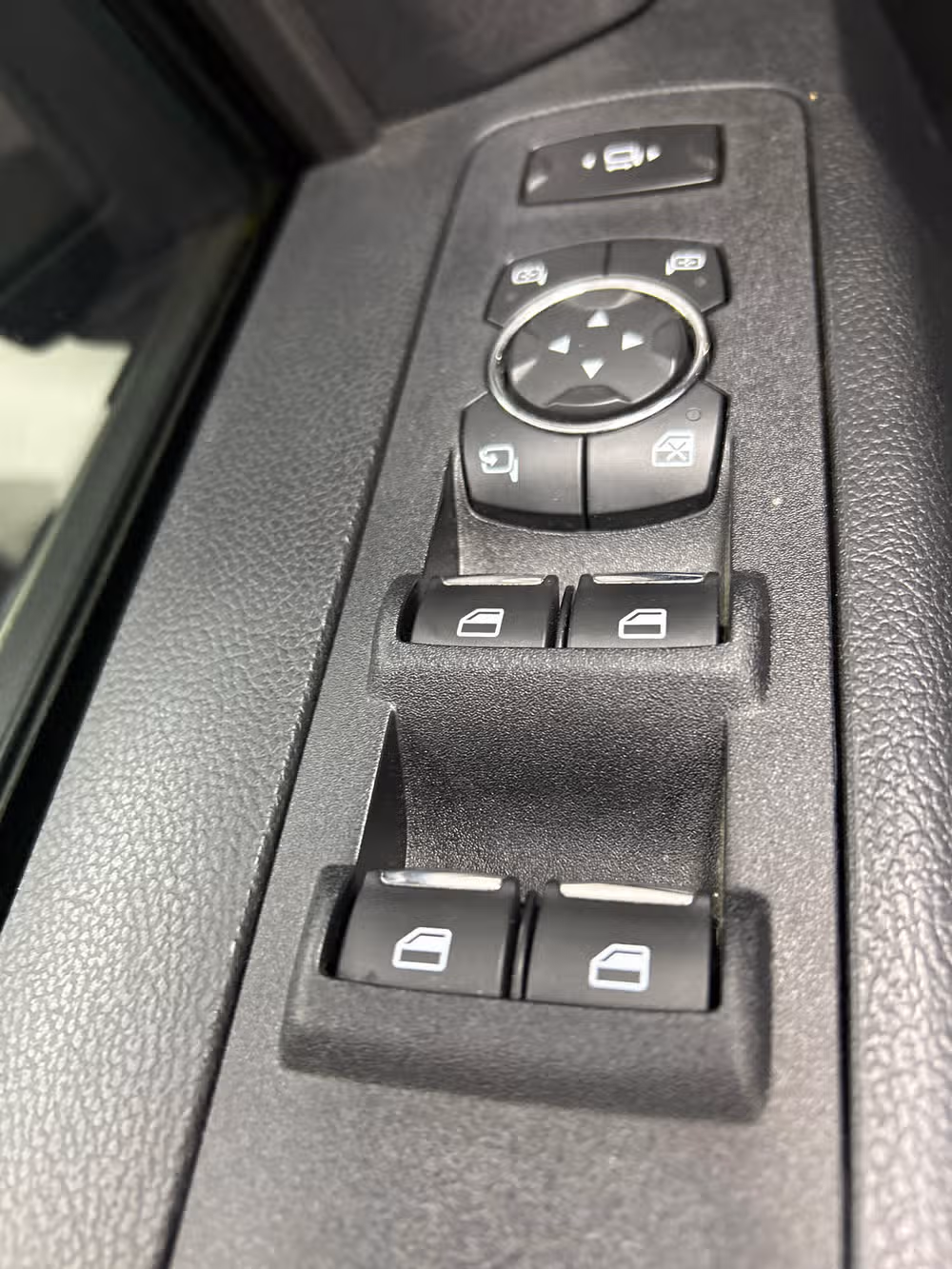2019 Ford F-250 Super Duty Platinum Crew Cab Image 12