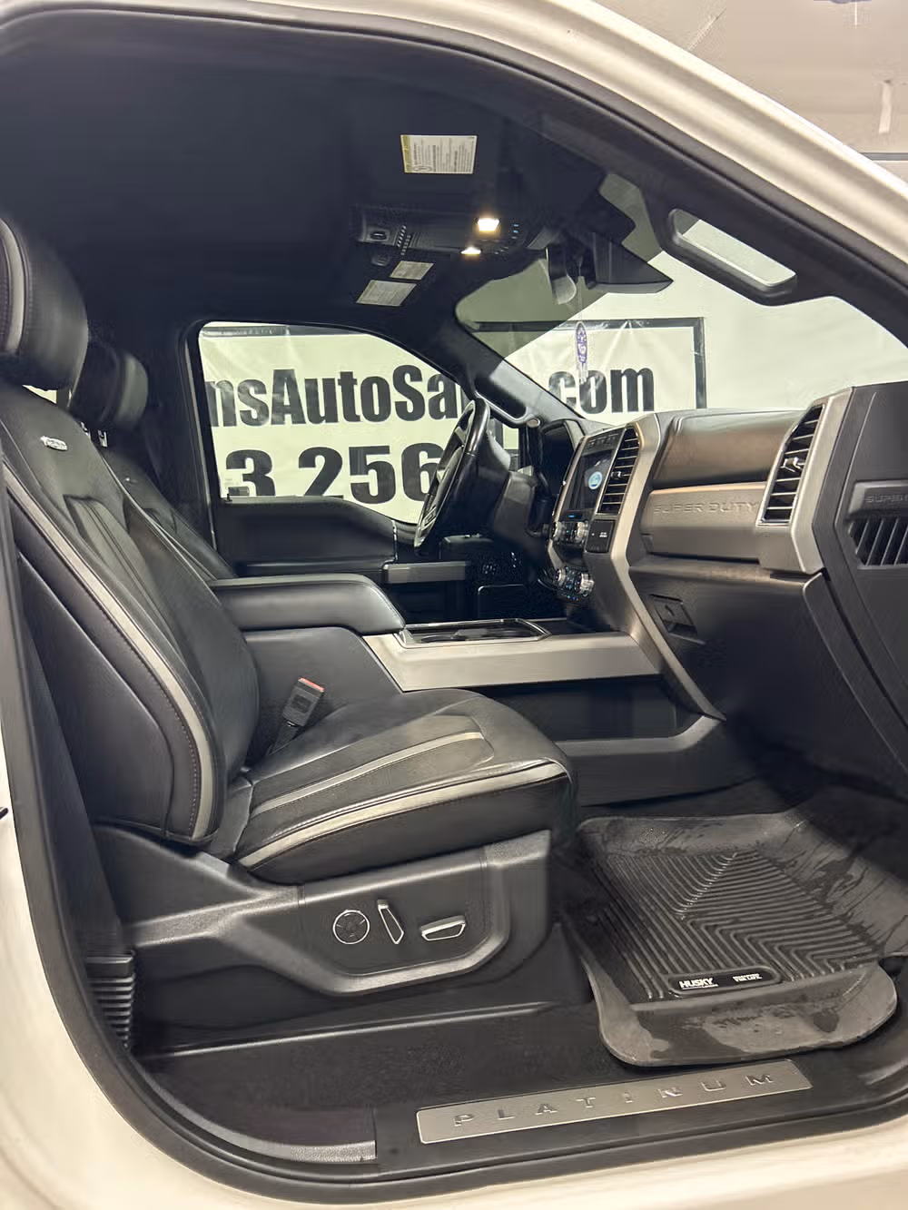 2019 Ford F-250 Super Duty Platinum Crew Cab Image 16