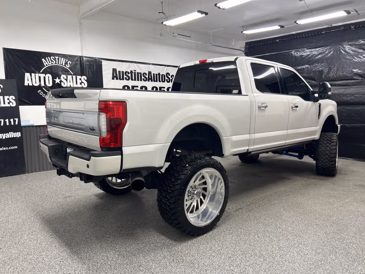2019 Ford F-250 Super Duty Platinum Crew Cab Image 6