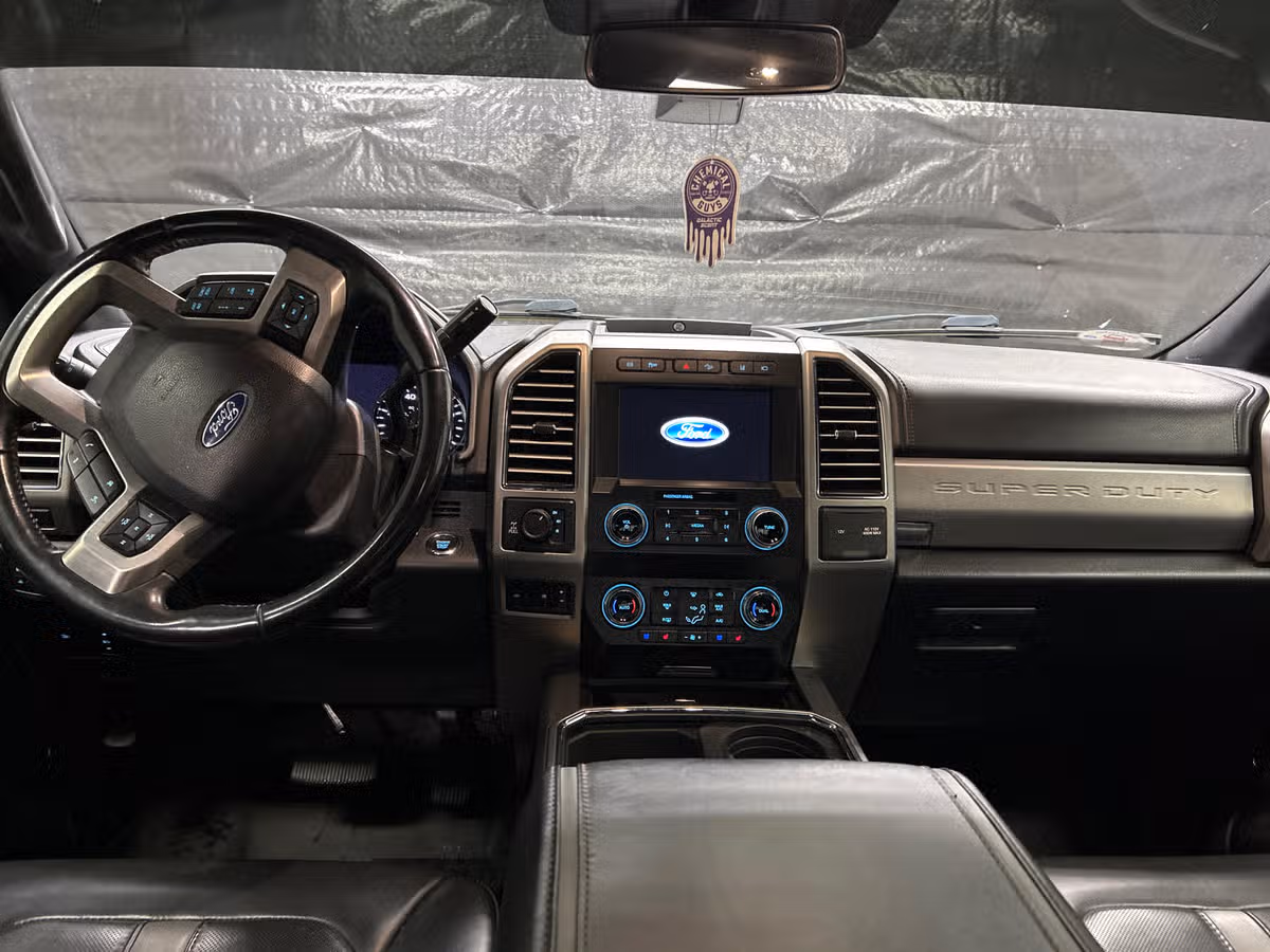 2019 Ford F-250 Super Duty Platinum Crew Cab Image 14