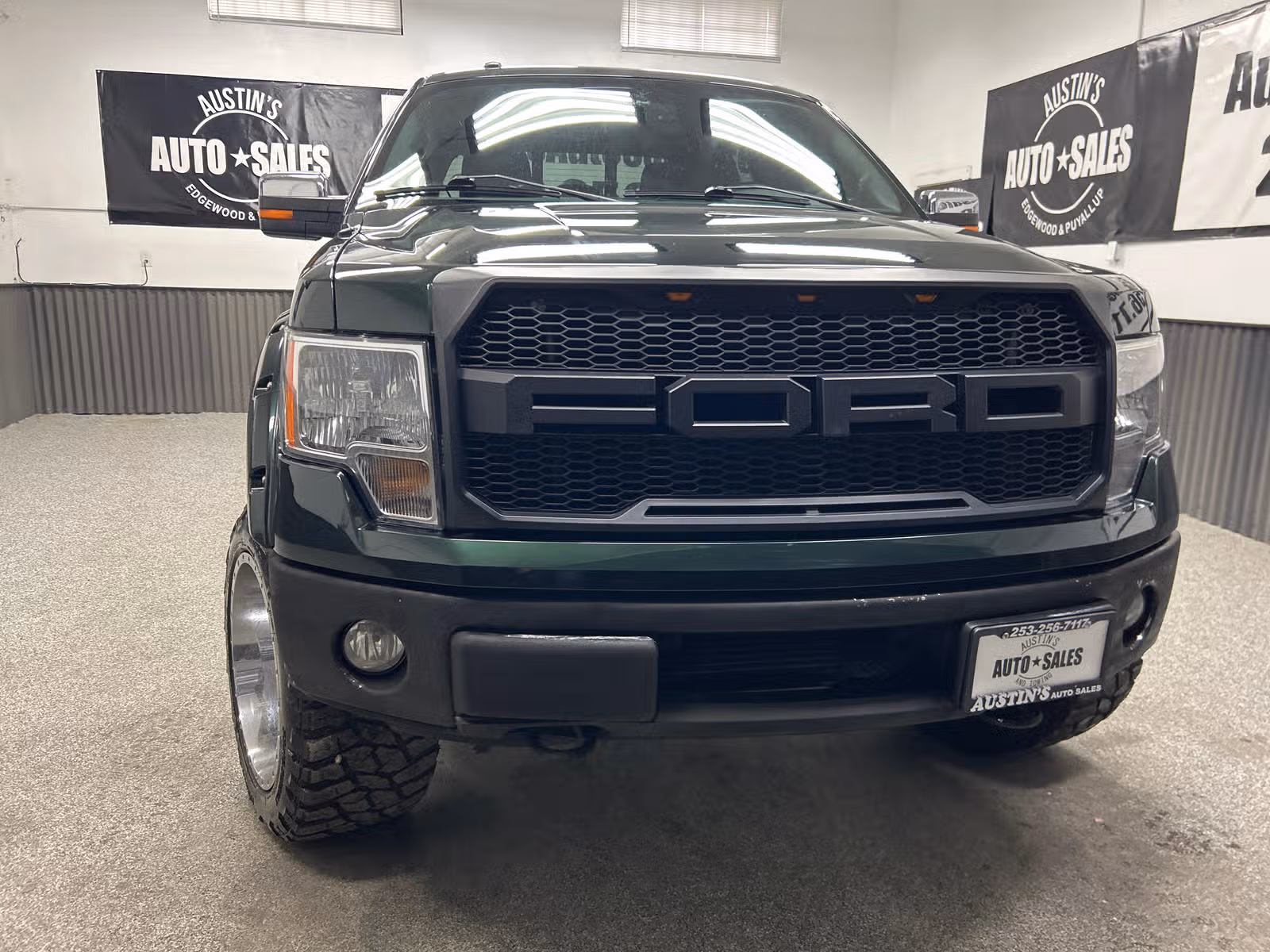 2012 Ford F-150 Lariat SuperCrew Upper Image 2