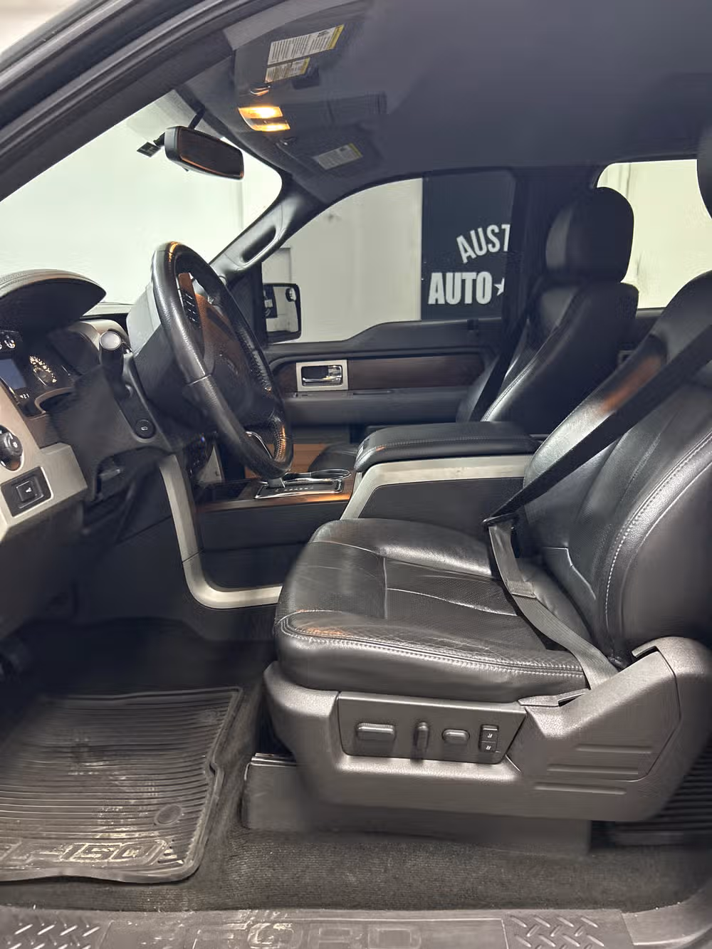2012 Ford F-150 Lariat SuperCrew Image 8