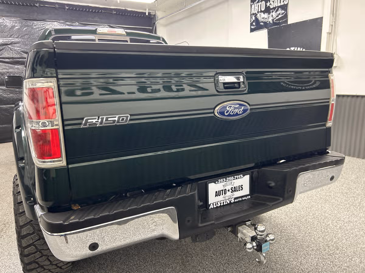 2012 Ford F-150 Lariat SuperCrew Image 5