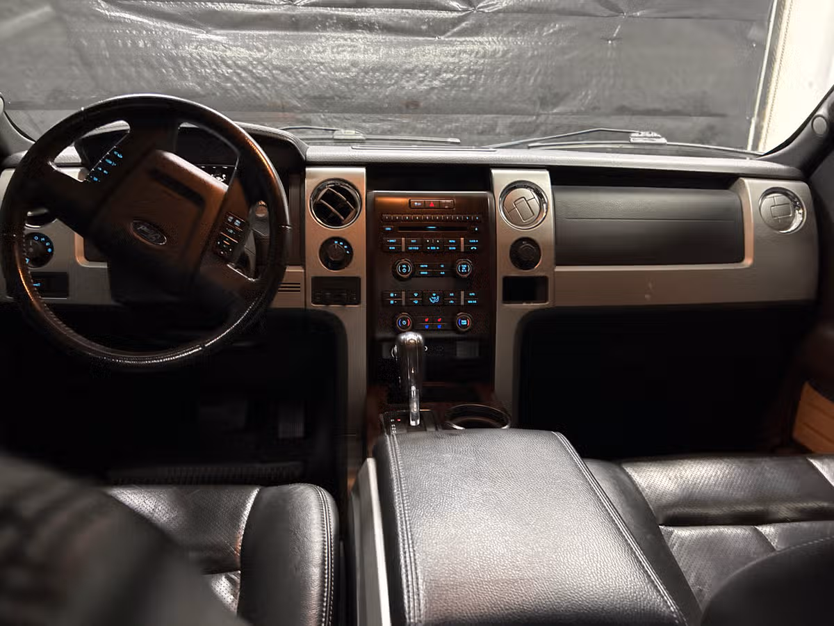 2012 Ford F-150 Lariat SuperCrew Image 11