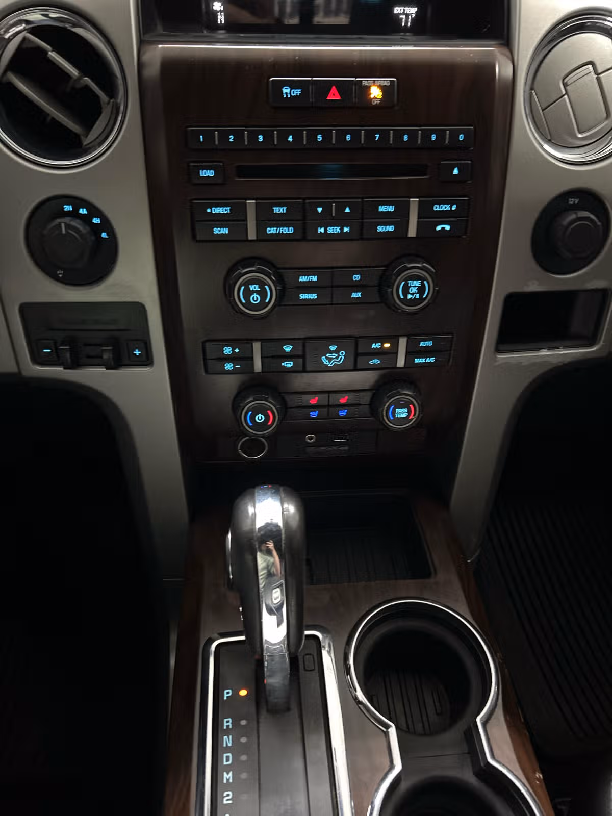2012 Ford F-150 Lariat SuperCrew Image 15