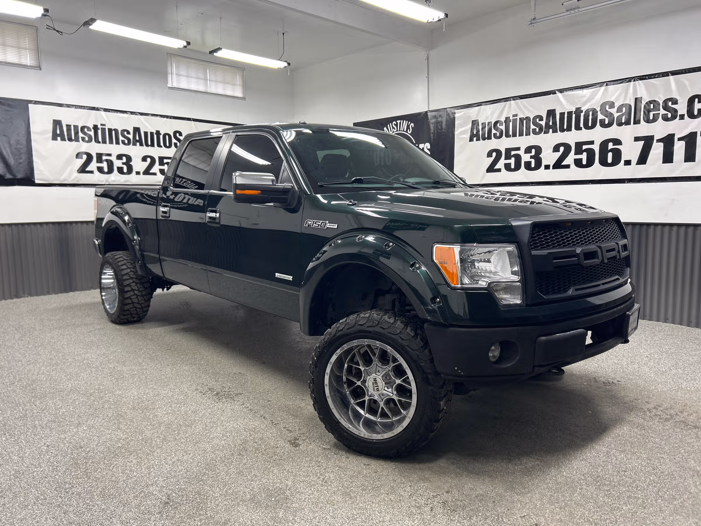 2012 Ford F-150 Lariat SuperCrew Image 1