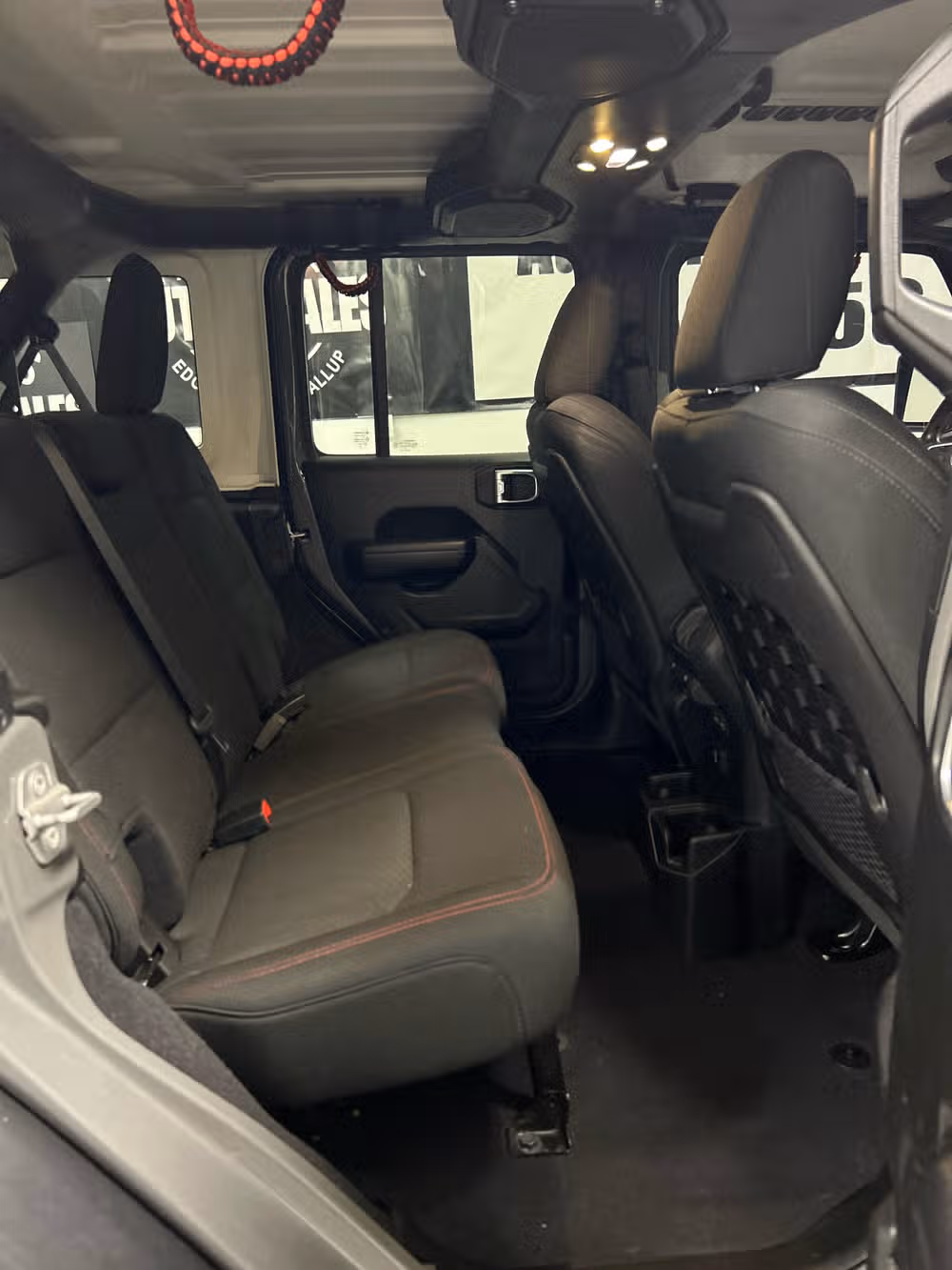 2019 Jeep Wrangler Unlimited Rubicon Image 12