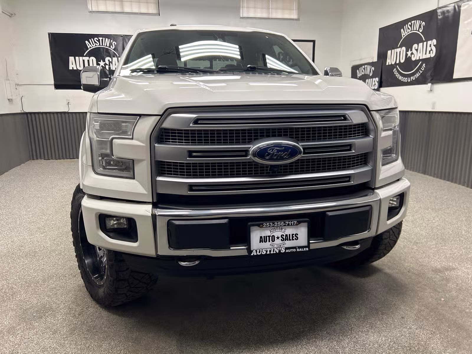 2016 Ford F-150 Platinum SuperCrew Upper Image 2