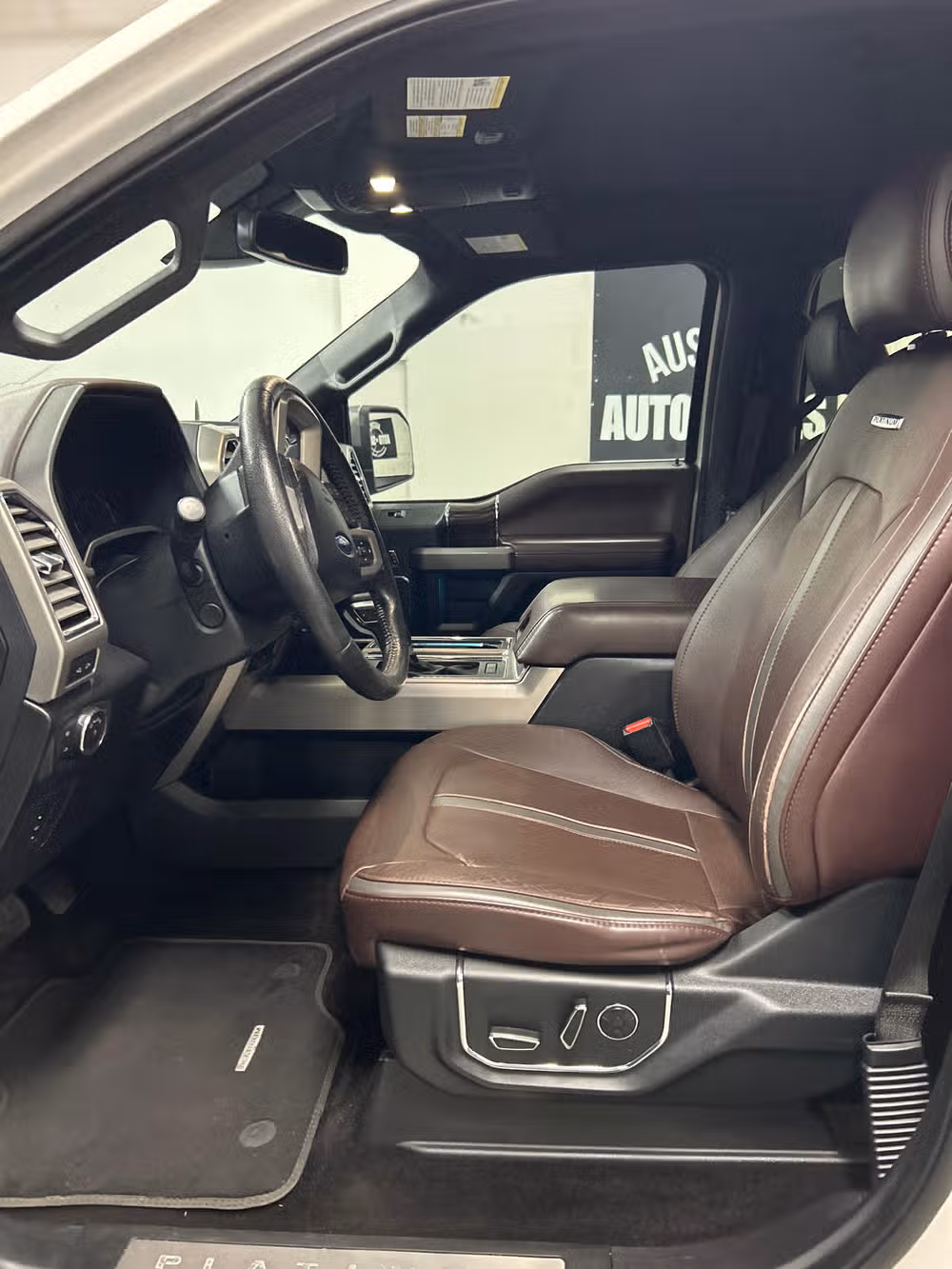 2016 Ford F-150 Platinum SuperCrew Image 8