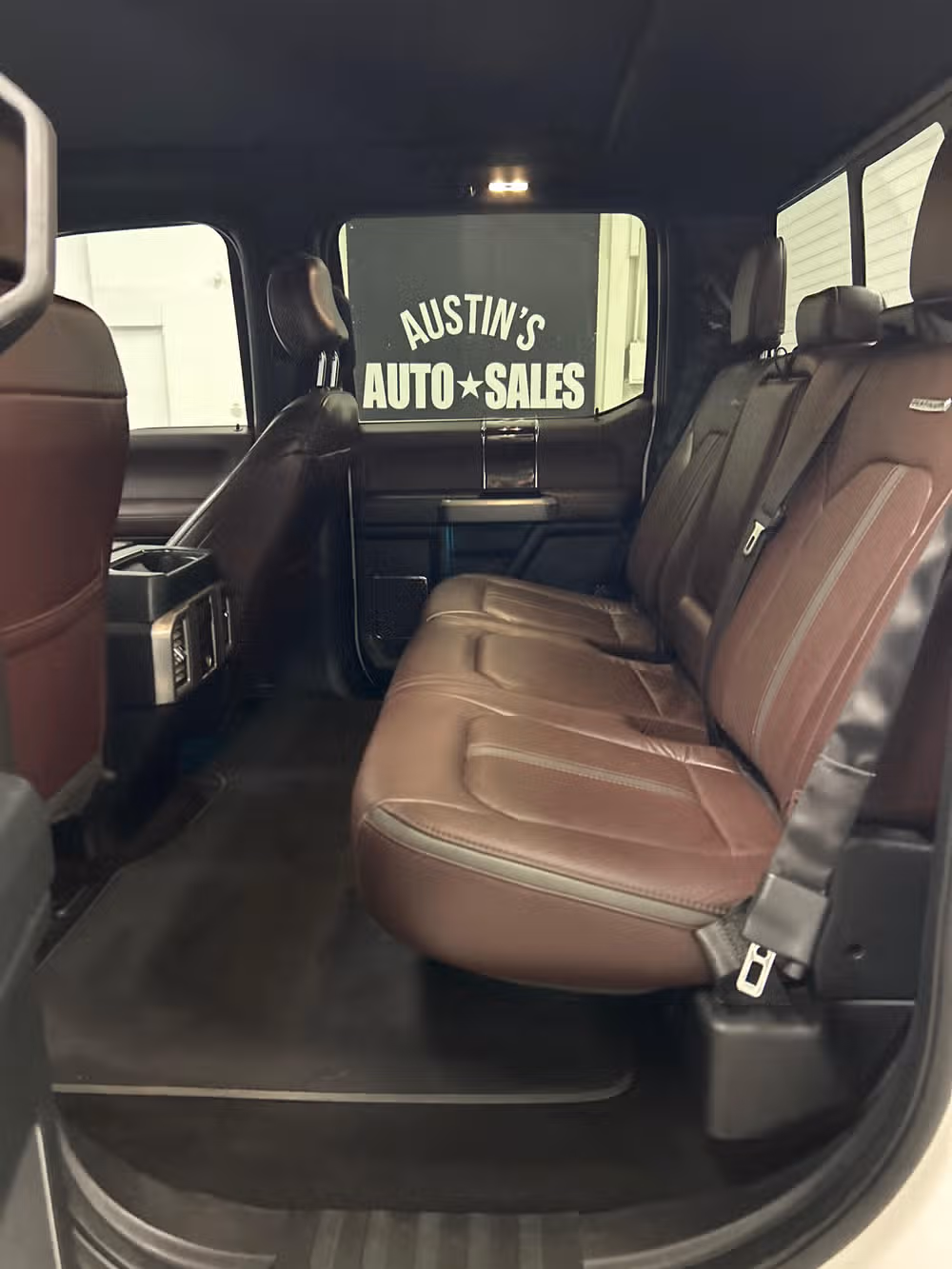 2016 Ford F-150 Platinum SuperCrew Image 10