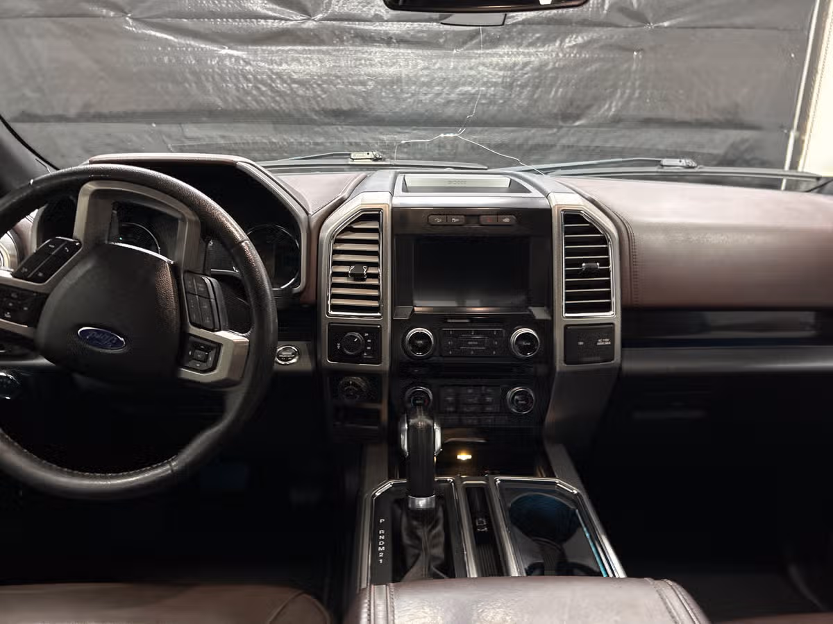 2016 Ford F-150 Platinum SuperCrew Image 11