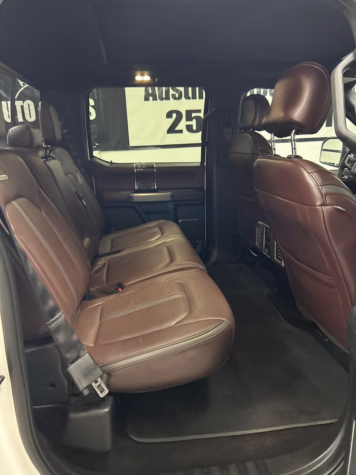2016 Ford F-150 Platinum SuperCrew Image 12
