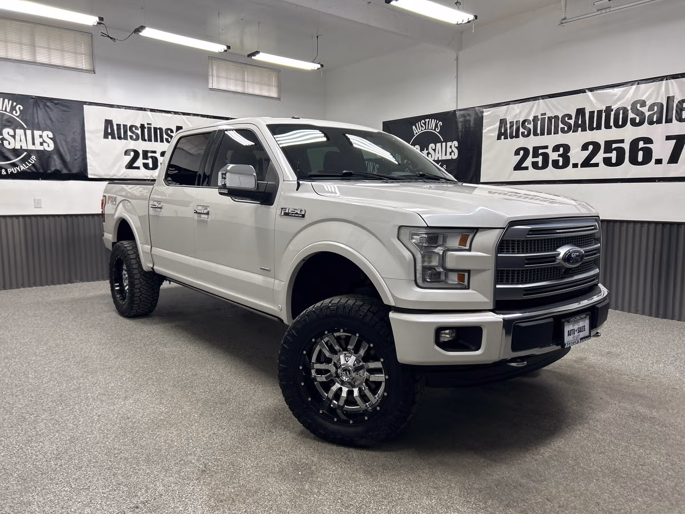 2016 Ford F-150 Platinum SuperCrew Image 1