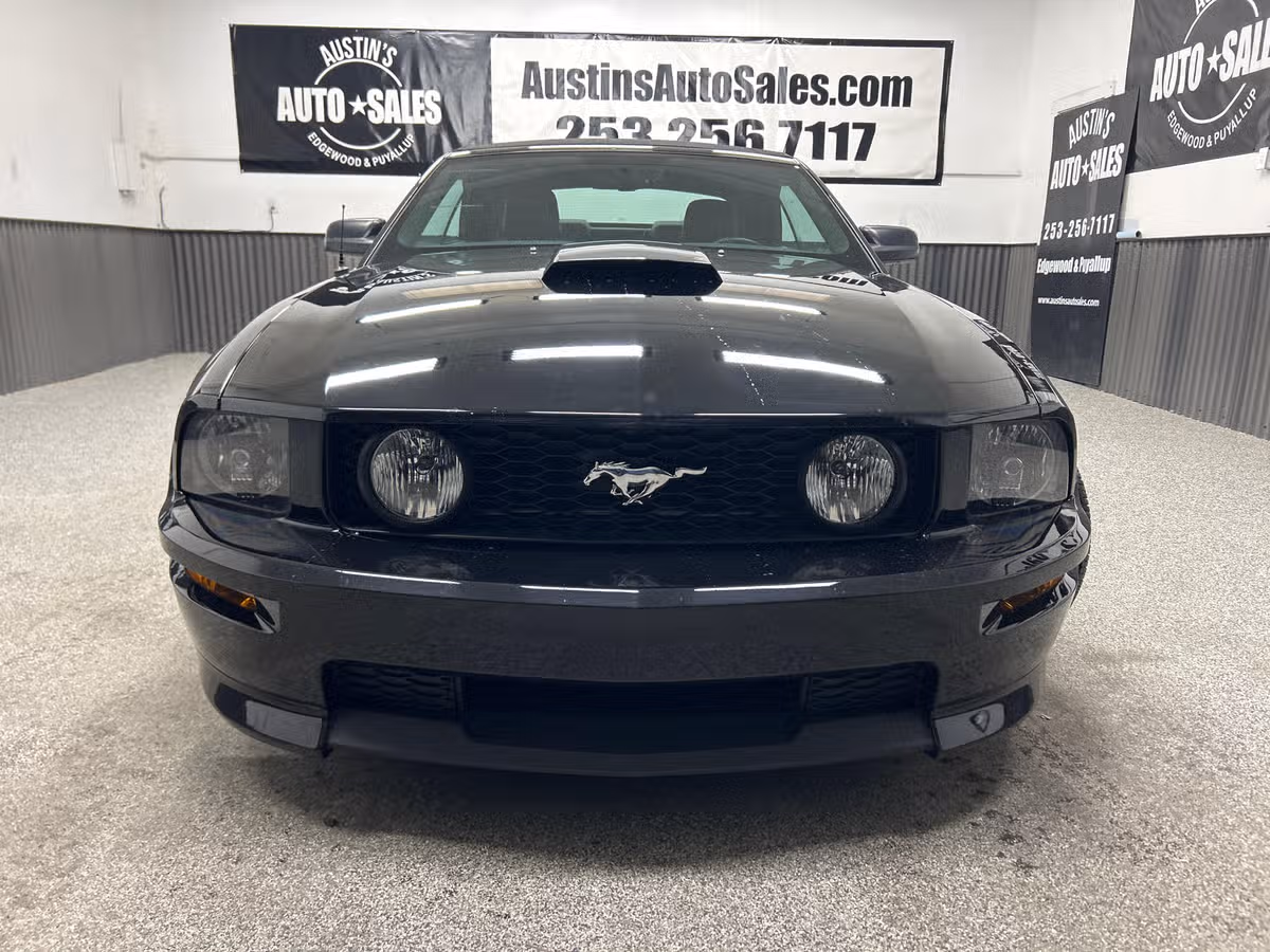 2009 Ford Mustang GT Premium Image 2