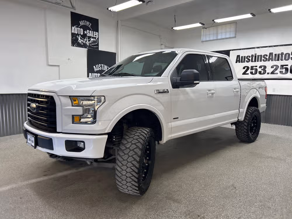 2017 Ford F-150 XLT SuperCrew Image 3