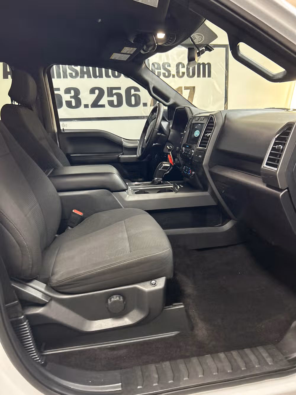 2017 Ford F-150 XLT SuperCrew Image 14