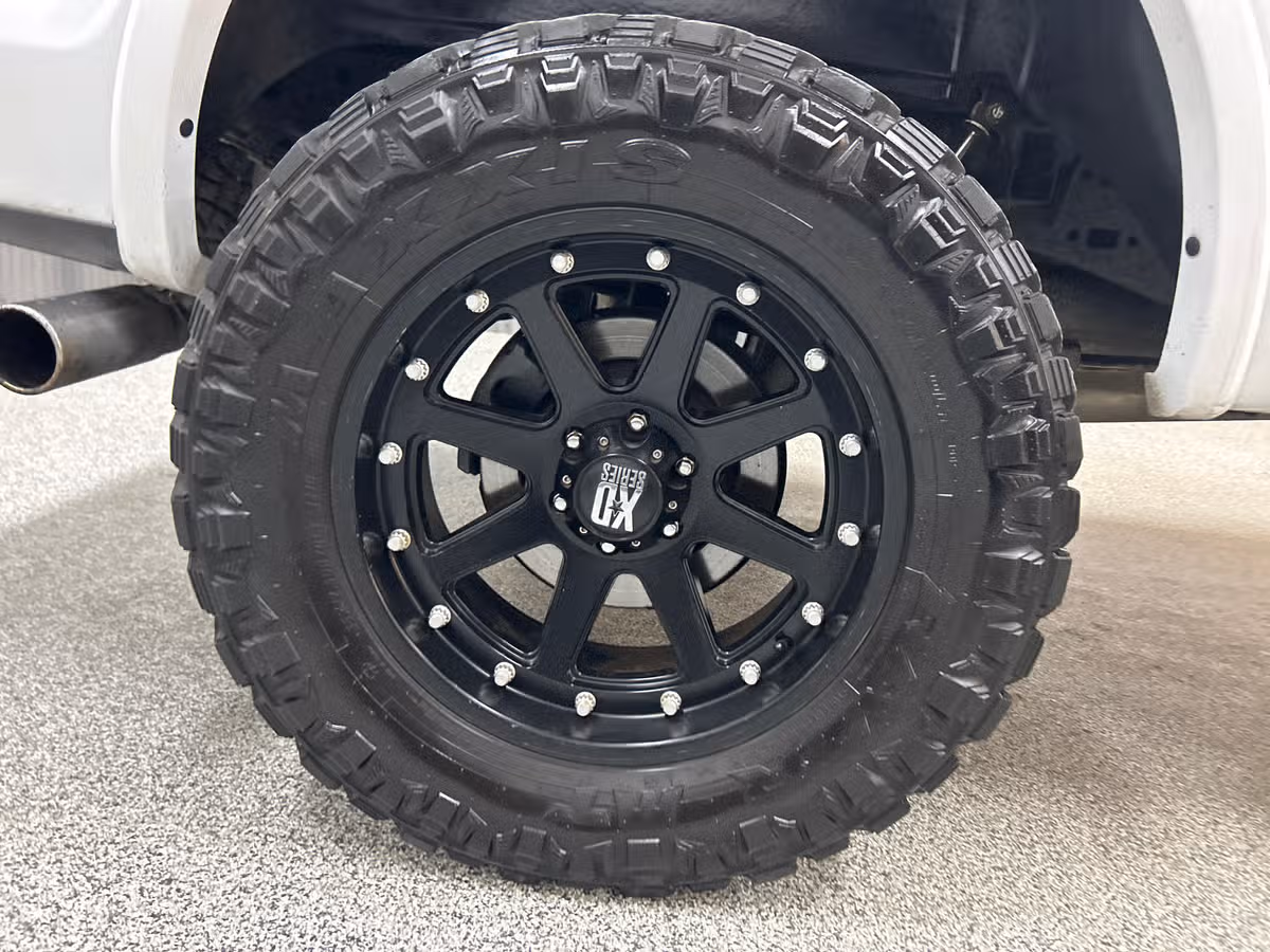 2017 Ford F-150 XLT SuperCrew Image 7