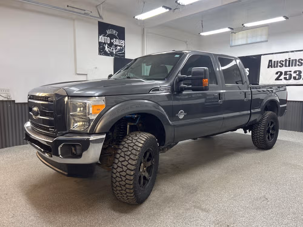 2015 Ford F-250 Super Duty Lariat Crew Cab Lower Image 1