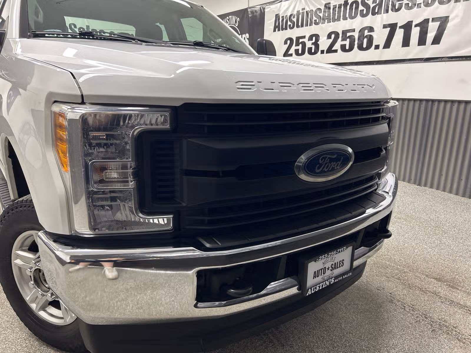 2017 Ford F-250 Super Duty XL SuperCab Upper Image 2
