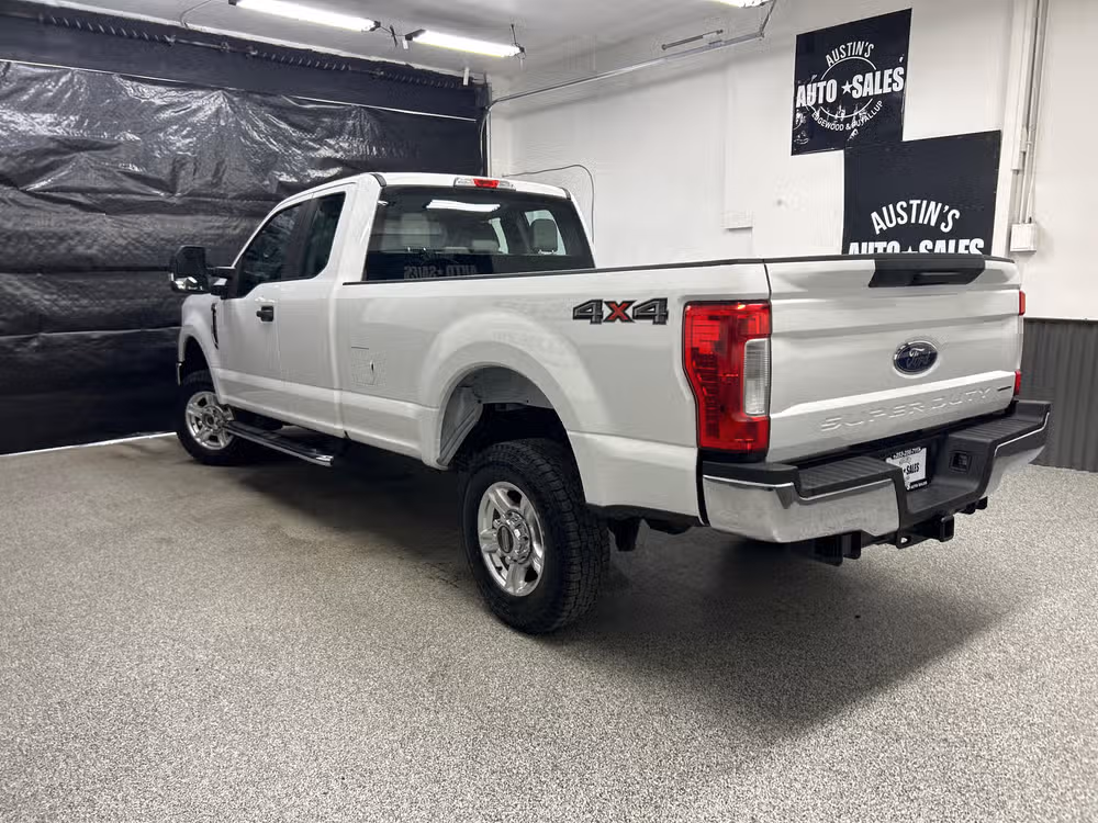 2017 Ford F-250 Super Duty XL SuperCab Image 4