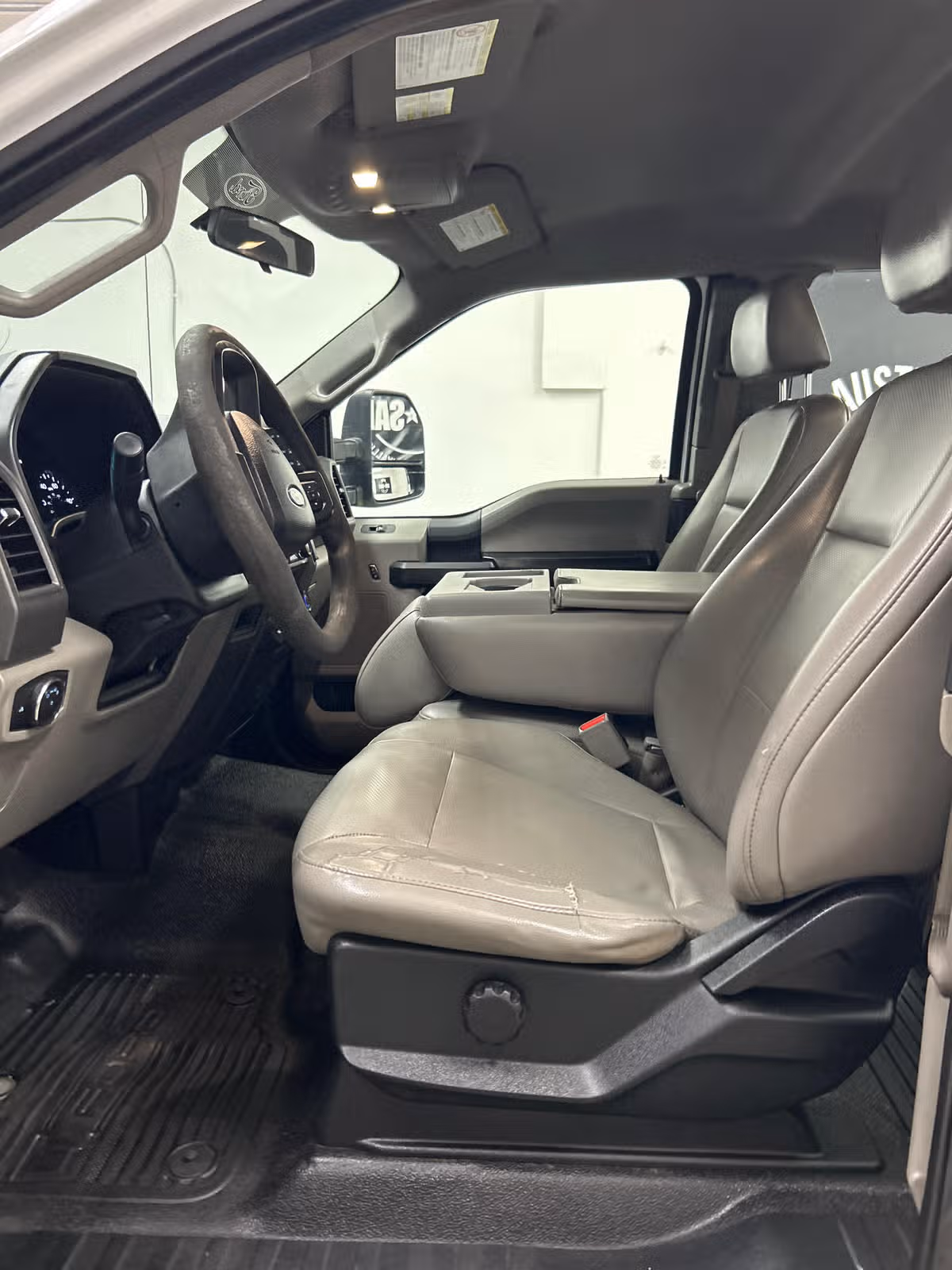 2017 Ford F-250 Super Duty XL SuperCab Image 8