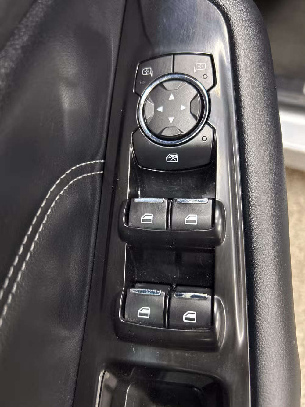 2015 Ford Edge Titanium Image 8
