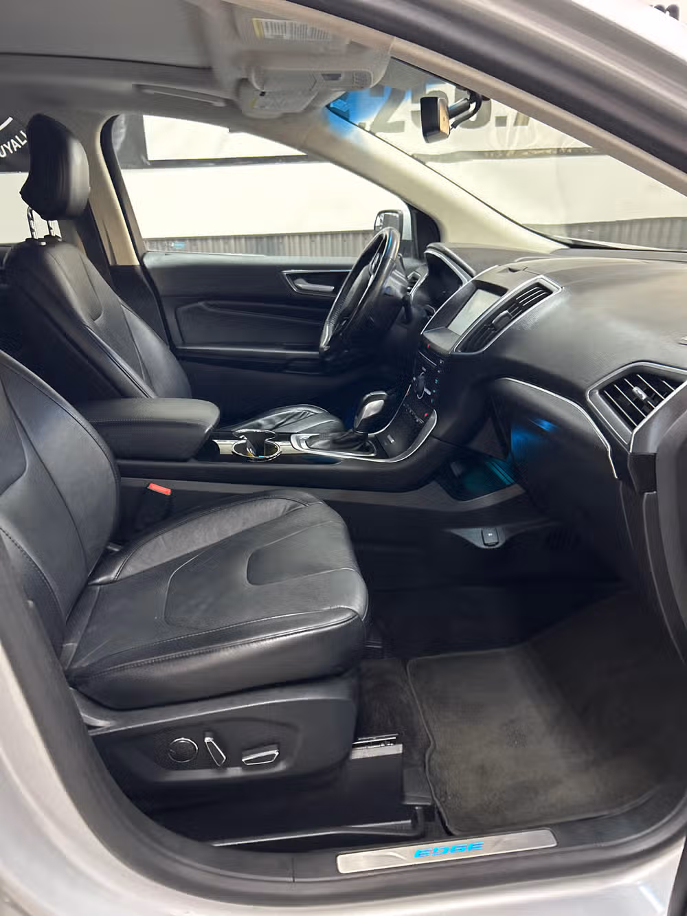 2015 Ford Edge Titanium Image 13
